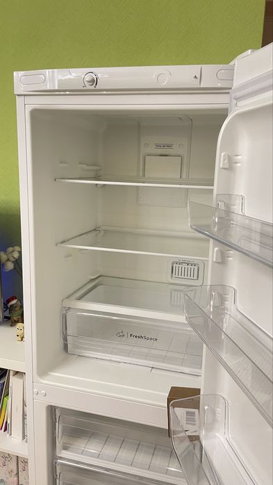 Холодильник Indesit