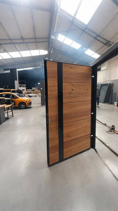 Входна врата за къща-MELANIA