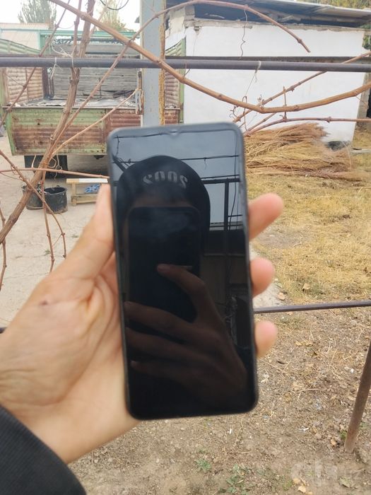 Продам Samsung A 03 я даю гарантию 5 месяцев я могу я спокойно отвечу