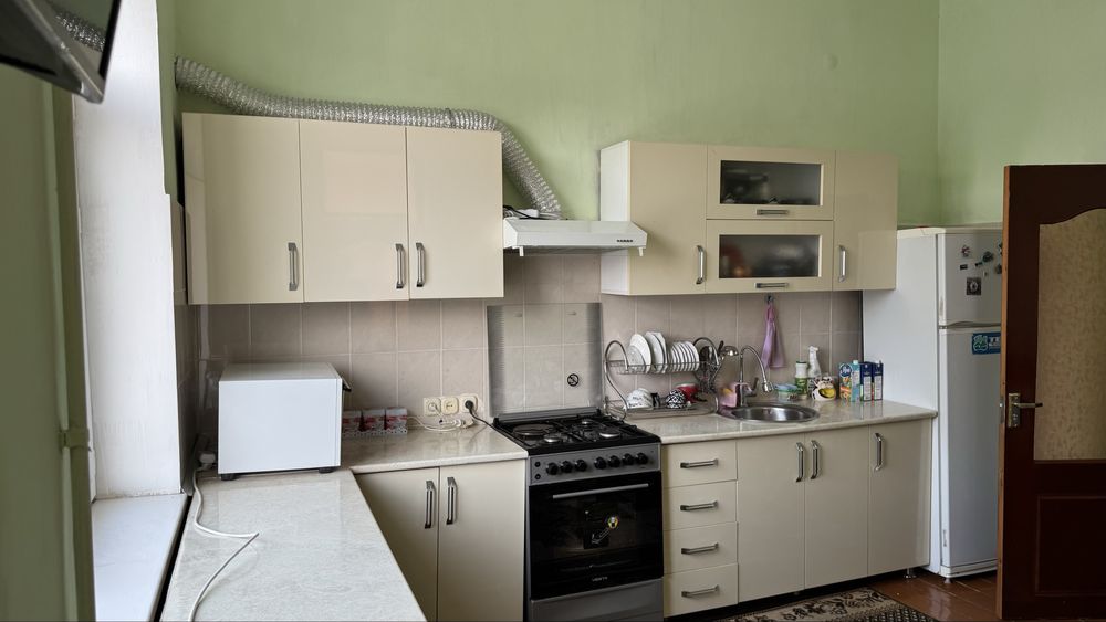 Жомбойда коттедж сотилади