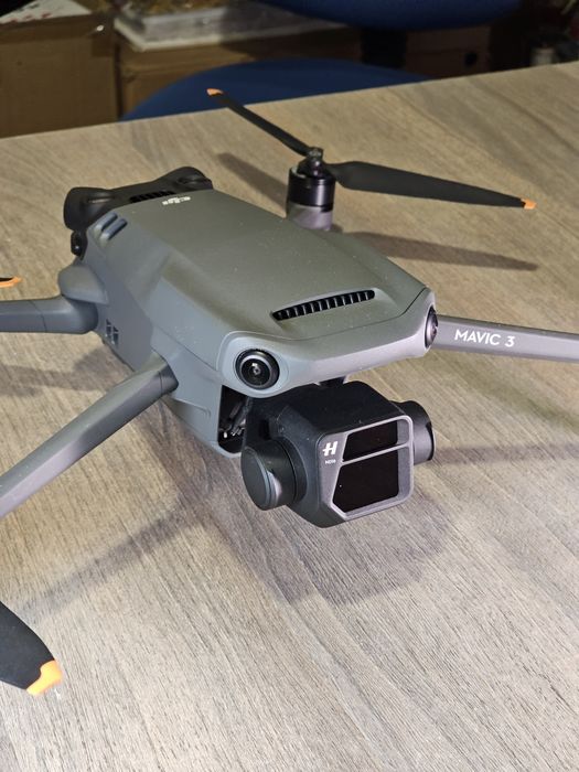 Dji mavic 3 с 2 камери , Nd филтри и 2 батерии