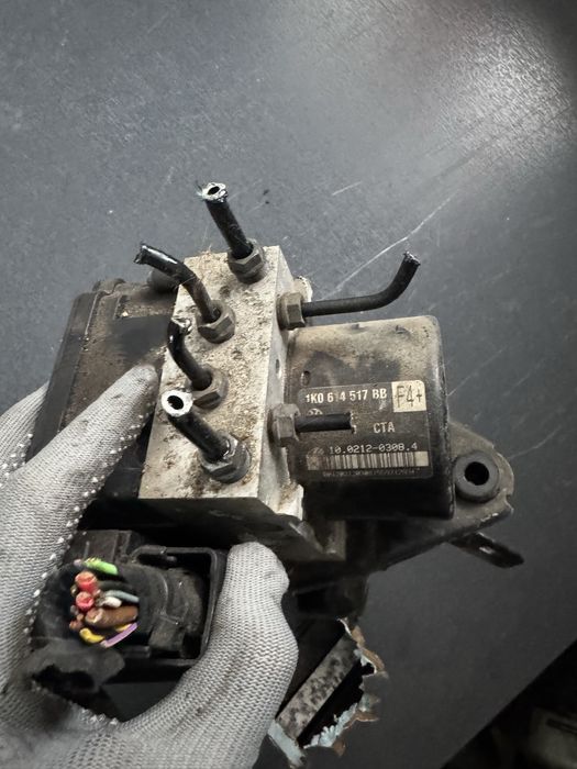 Pompa ABS cu codul 1K0907379AM, 1K0614517BB
