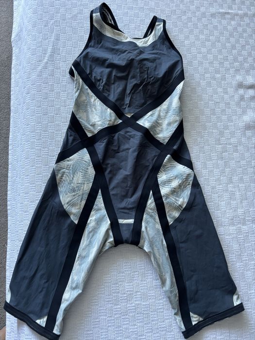 Costum tehnic Tyr Venzo - Alb si Gri