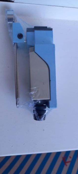 Продам выключатели концевики