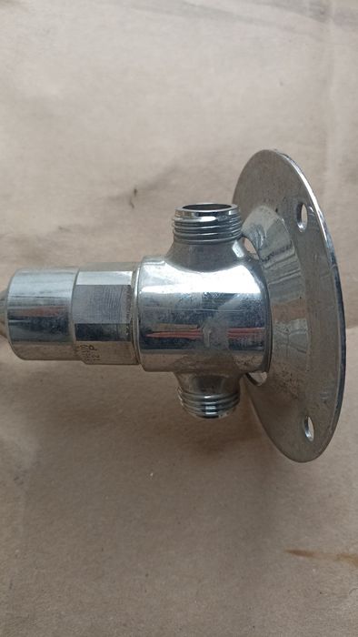 Клапан для подачи воды