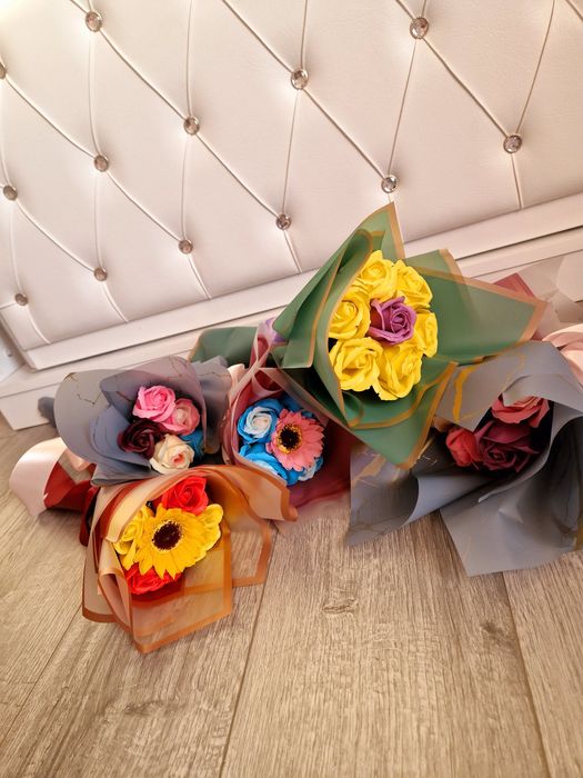 Buchete trandafiri si flori de sapun