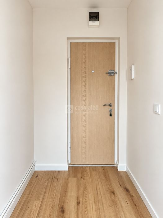 Frumoasa - bd. Poitiers, garsoniera renovata complet, bloc cu lift, LIBERA