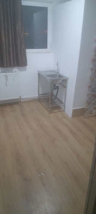 vând cameră cămin