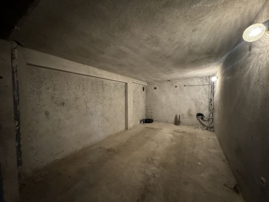 Продава се Гараж / Паркомясто в Казанлък - 22 кв.м за 1041 €/кв.м - Снимка #2