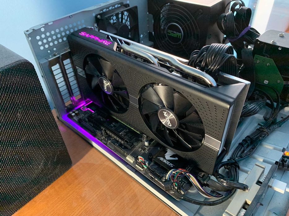 Vând Placă Video SAPPHIRE AMD Radeon RX 580 NITRO+