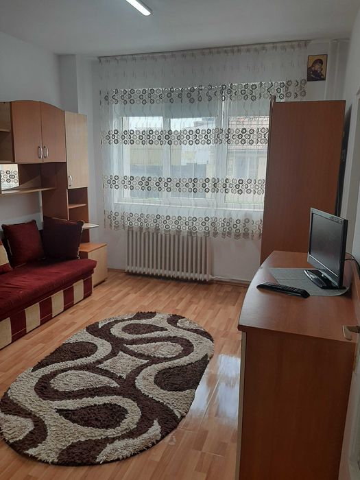 Proprietar inchiriez garsoniera