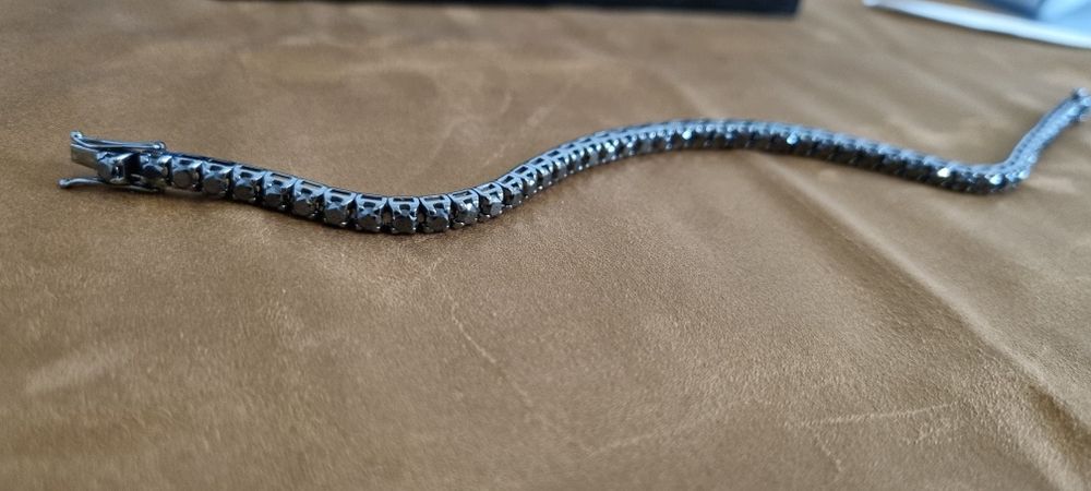 Brățară din aur negru cu diamante negre