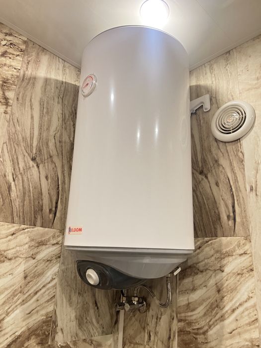 Продавам 2 броя Бойлер Теси 50 литра