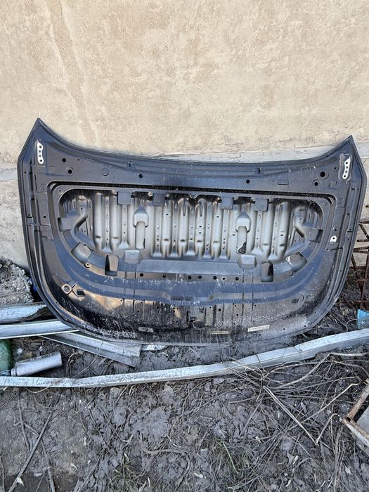 Продам капот на рав 4 . 2021 год