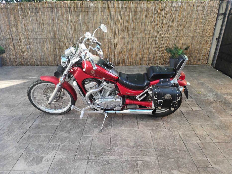 Suzuki intruder vs 750
