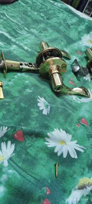 Замок дверной навесы 2 штуки!!!