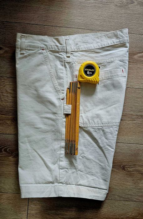 Pantaloni scurți Carhartt WIP Wesley Short – Mărimea 32 albi crem