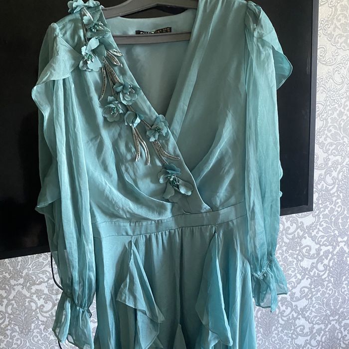 Продам платья новая