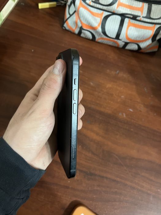 Айфон 15 128 гб.