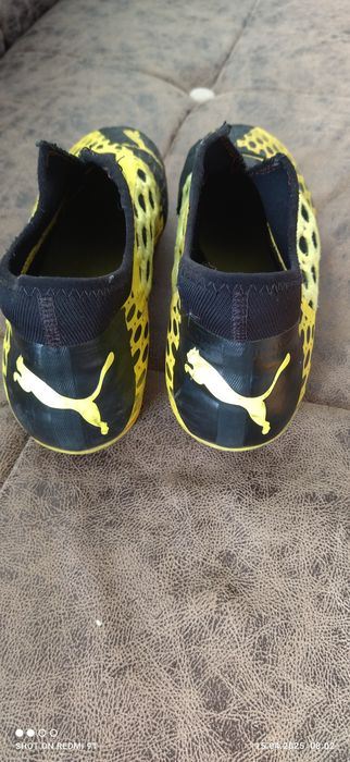 Puma бутсы сотилади