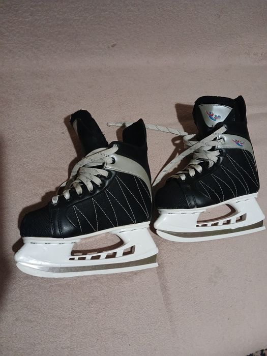 Продам коньки б/у