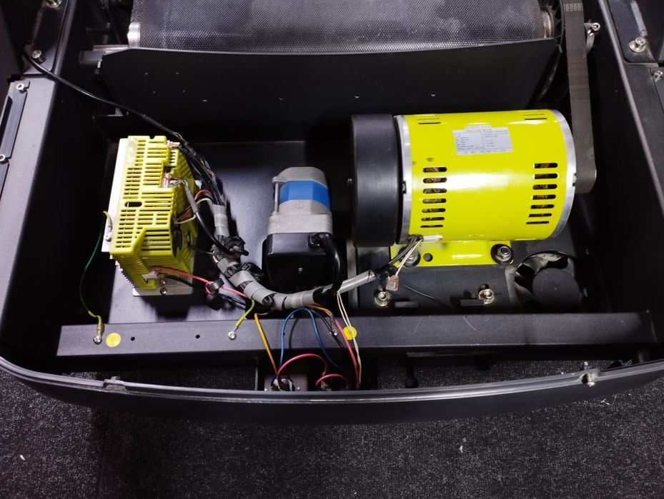 Профессиональная беговая дорожка