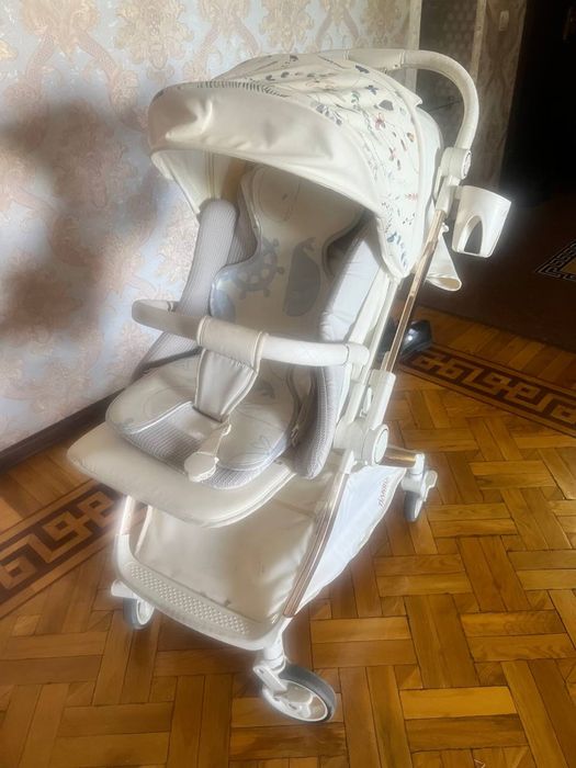 Коляска почти в хорошем состоянии была куплена год назад