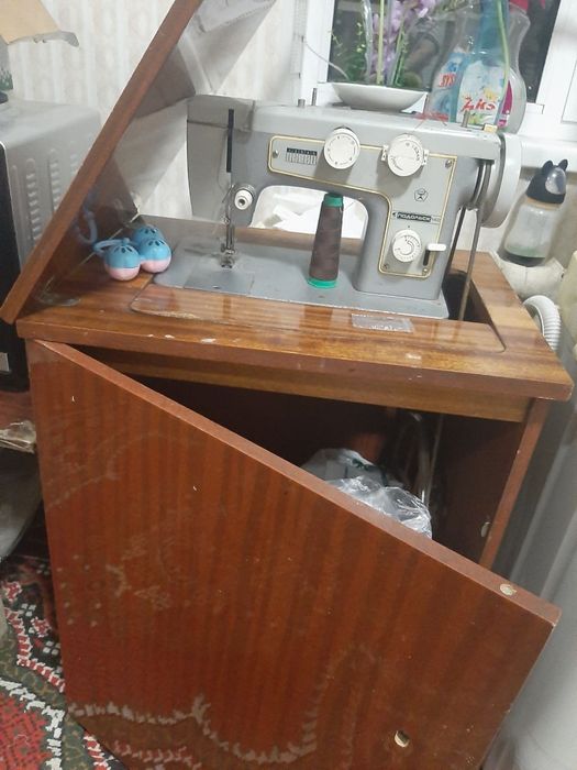 Продается швейная машинка