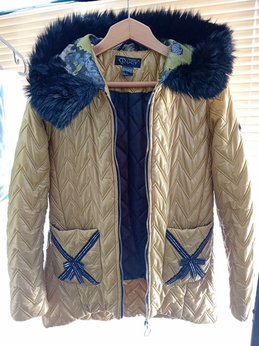 Продавам яке на Lucy Fashion