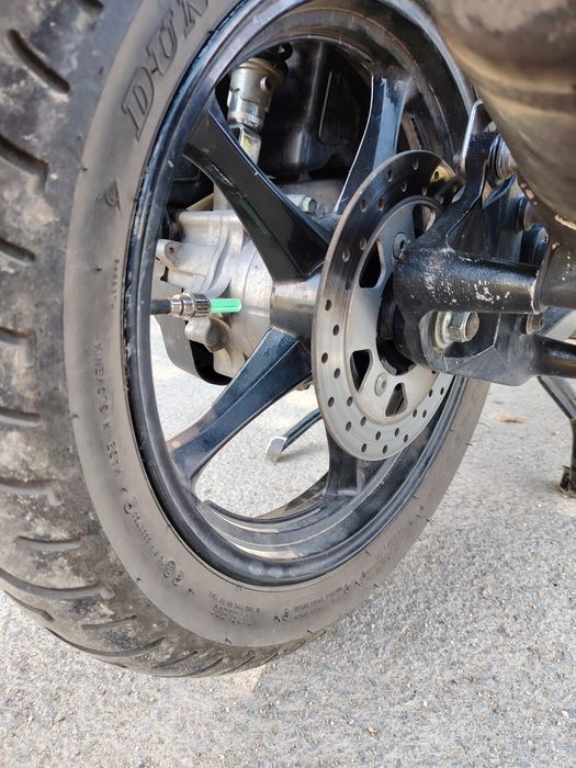 Vând Scuter Suzuki Sixteen 150cc