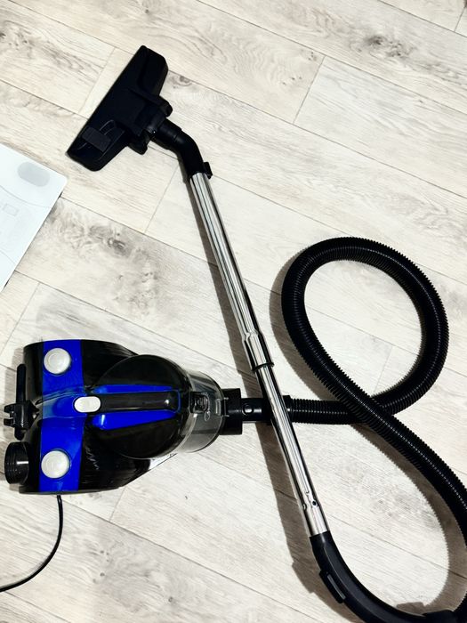 Пылесос Media рабочий