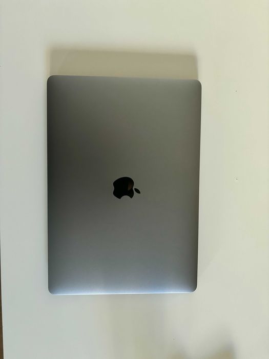 Macbook Pro 13 inch 2017, 2.3 Ghz i5, 8GB RAM, 128GB ssd