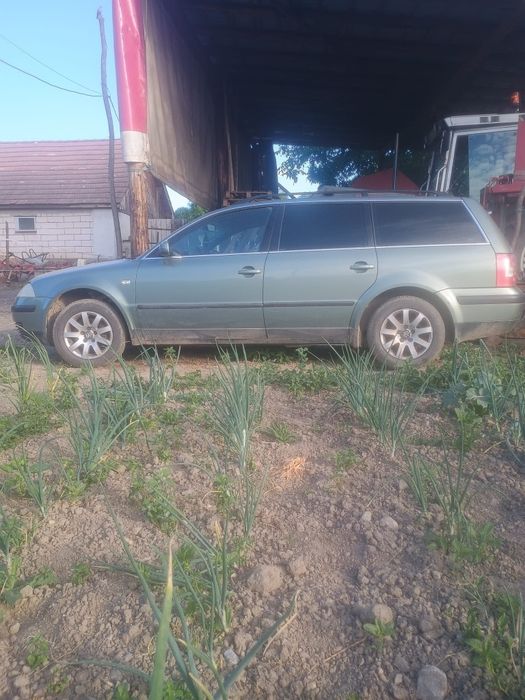 Vând Volkswagen Passat