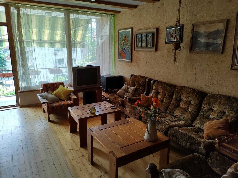 Дава се под наем Тристаен апартамент в Пловдив, Център - 100 кв.м за 365 € - Снимка #2