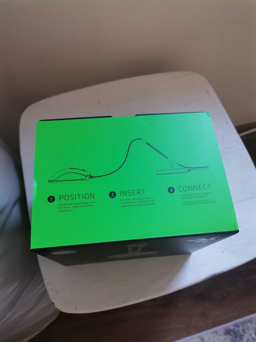 Razer Mouse Bungee V3 Chroma Държач на кабел за мишка