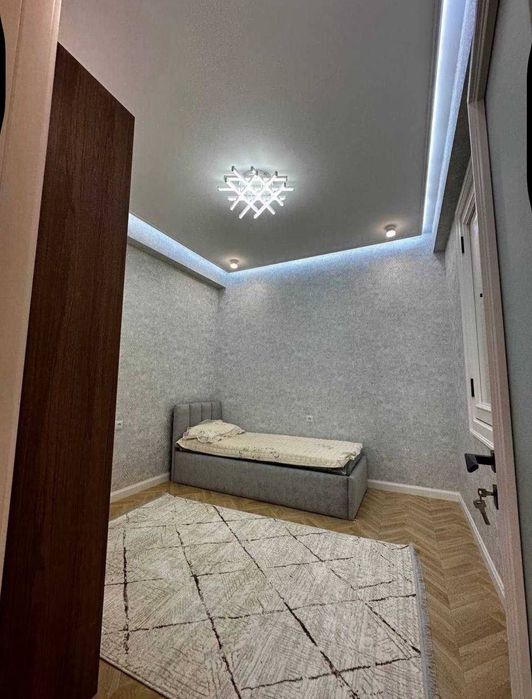 Yakkasaroy city mall Продается 3 комнатная квартира ремонт м Братские