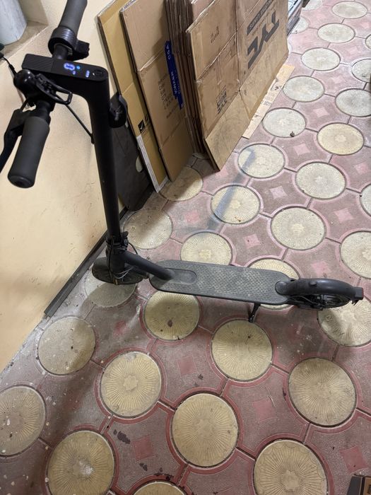 Trotineta Xiaomi Mi Essential