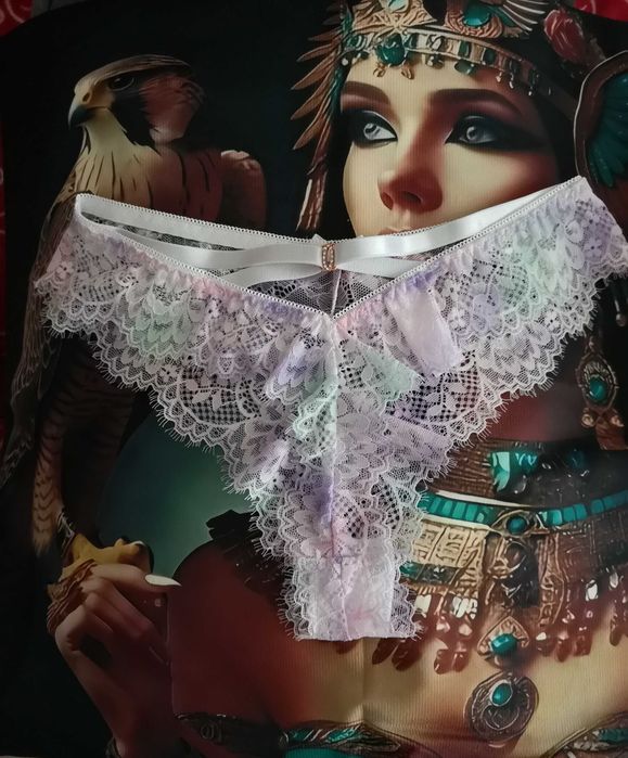 Ново! Комплект бразилиани С размер + бели памучни боксерки С размер.