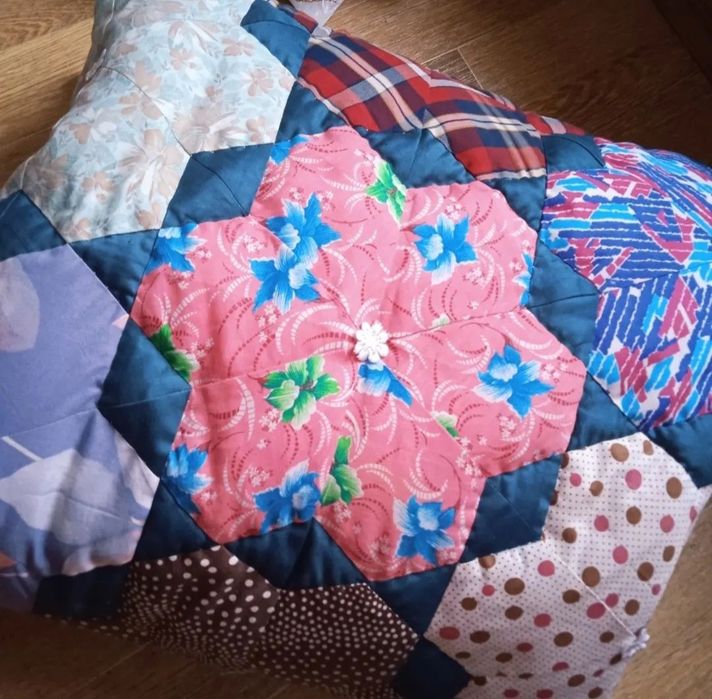 Лоскутное одеяло ручной работы