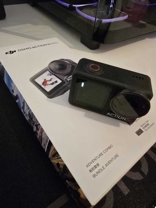 Camera actiune DJI Action 5 PRO, Adventure Combo, impecabila, la cutie