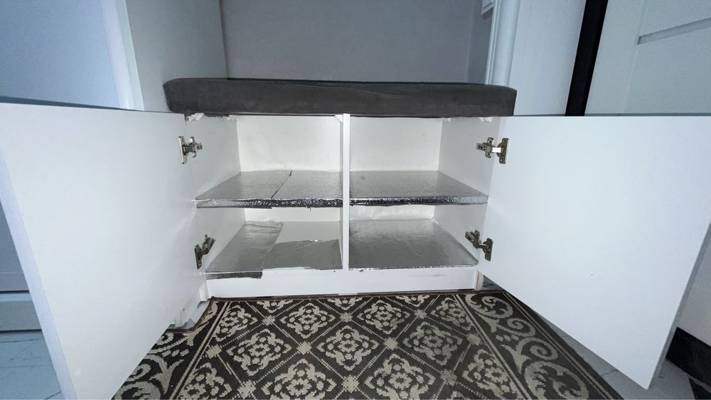 Срочно продам гарнитуру в прихожую!