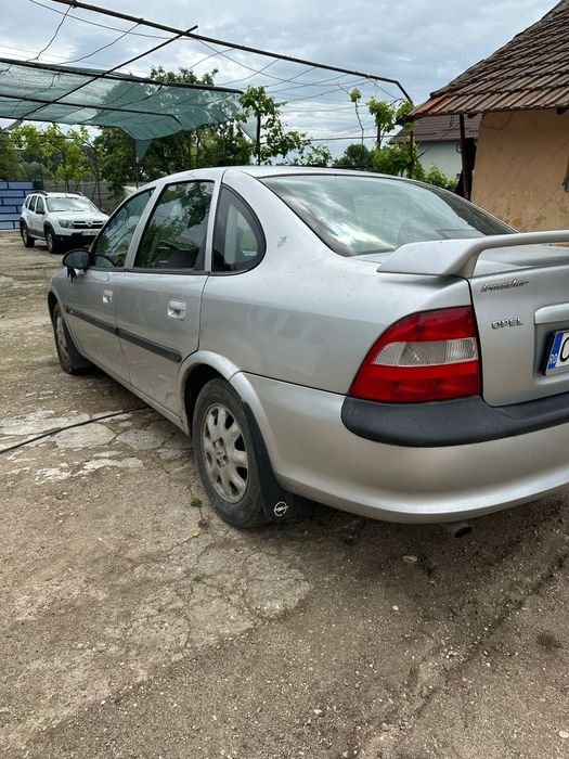 Vând Opel Vectra .De câmp