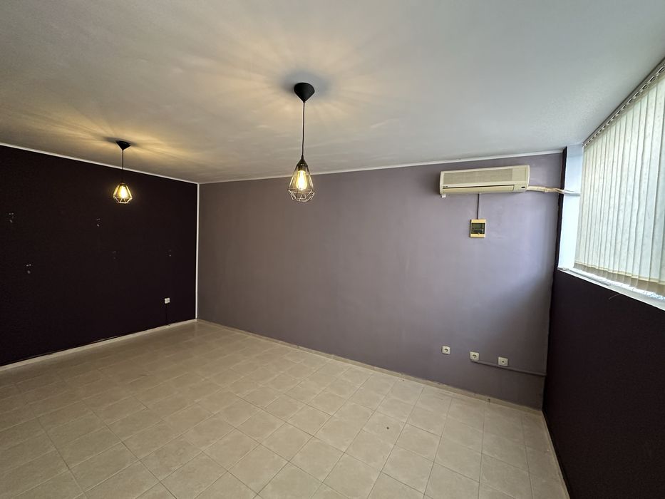 Продава се Офис в Казанлък - 38 кв.м за 1275 €/кв.м - Снимка #2