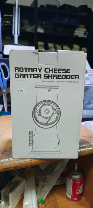 Razatoare manuala pentru fructe si legume cu 3 lame interschimbabile