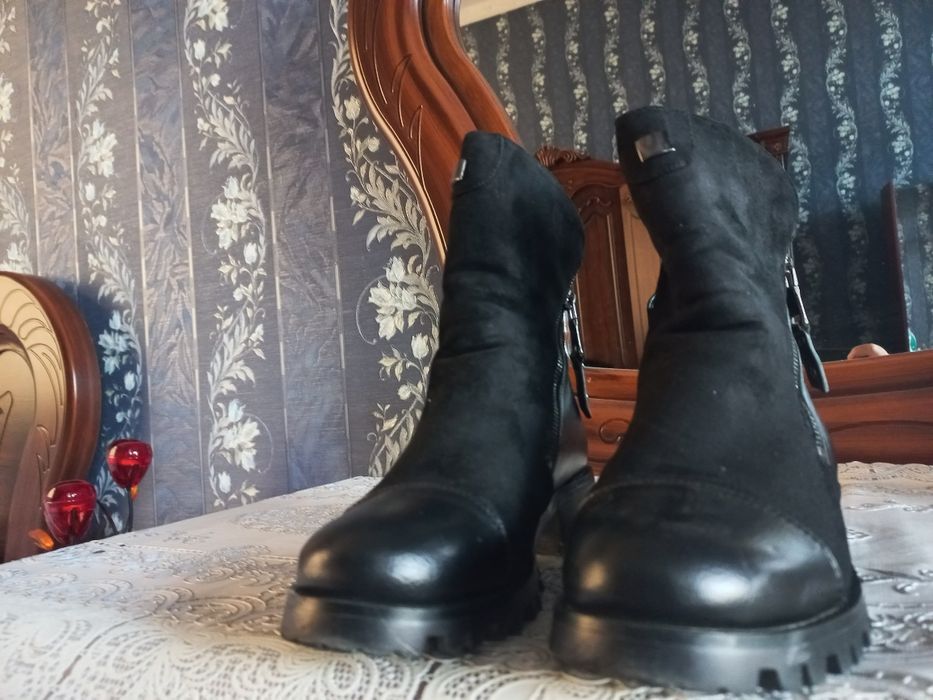 Продам сапожки б.у в отличном состоянии