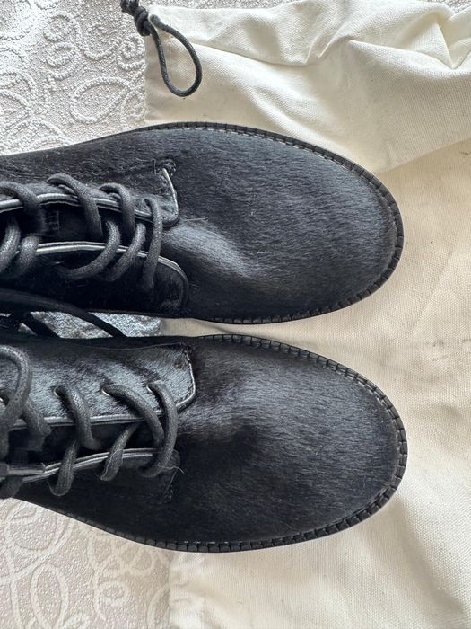 Vance боти от пони