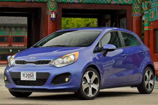 Решетка  бампера KIA RIO HB 2014-