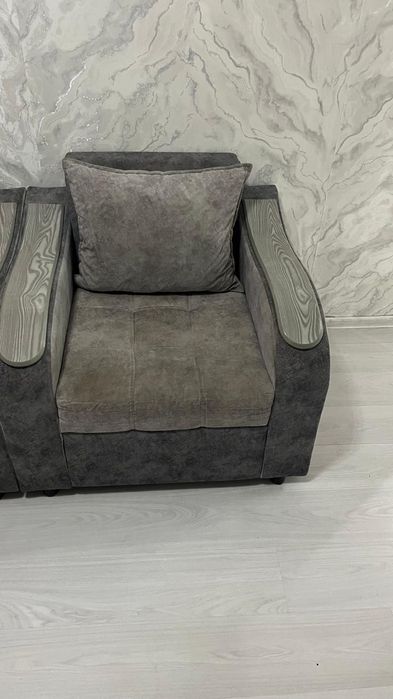 Диван в хорошом состояние