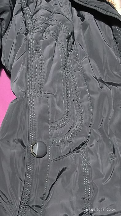 Куртка женская 70 размер. Очень хорошее состояние.