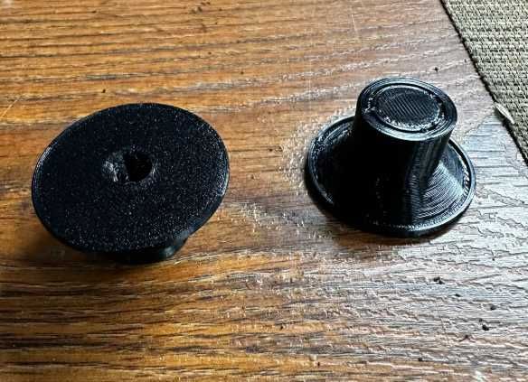 Pereche holder banda (puck) Akai 4000 DS (Reel lock clamp)